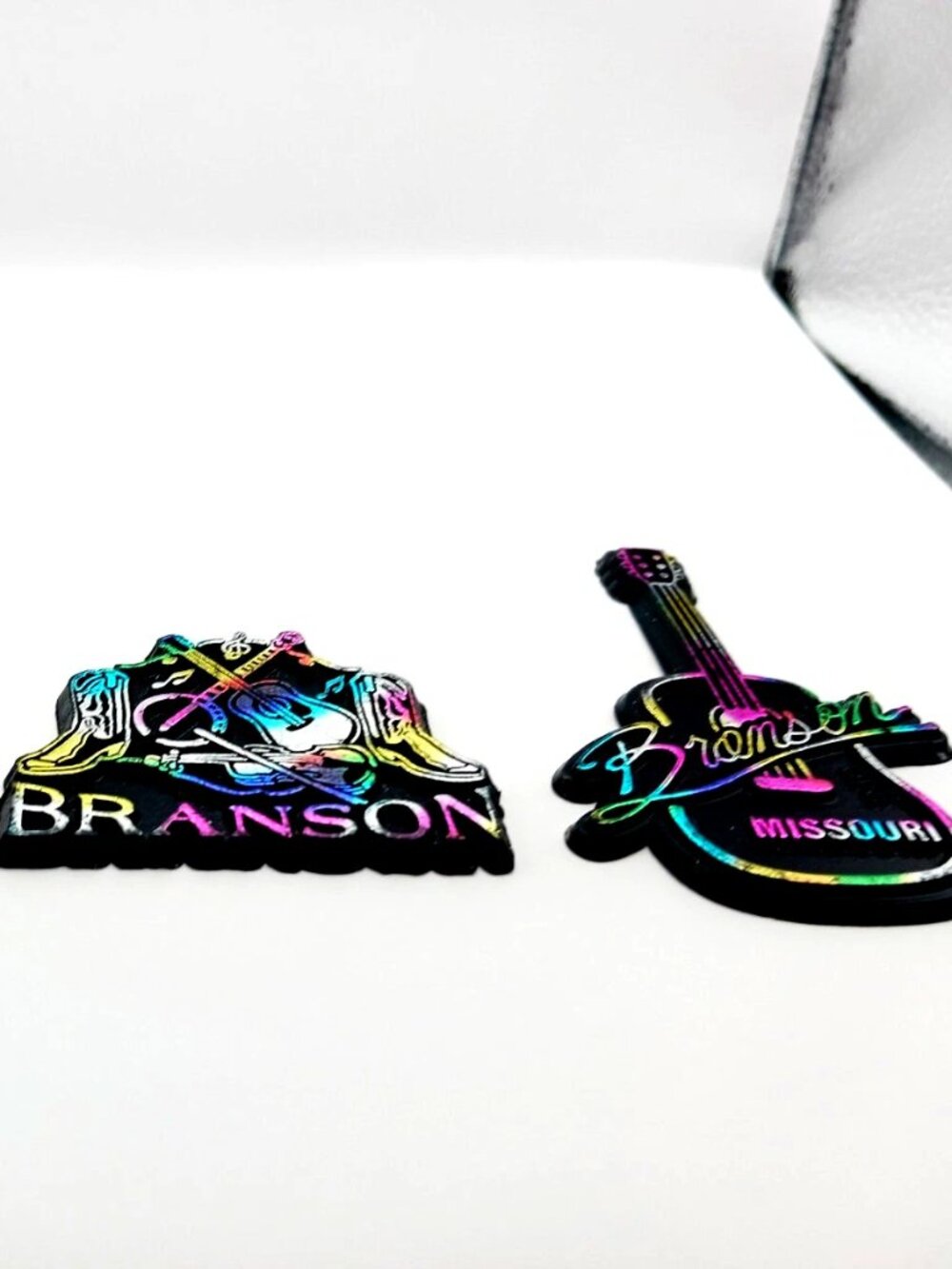 Branson Missouri Guitar Magnets–Lot Of 2 Holographic Souvenir + Keychain
